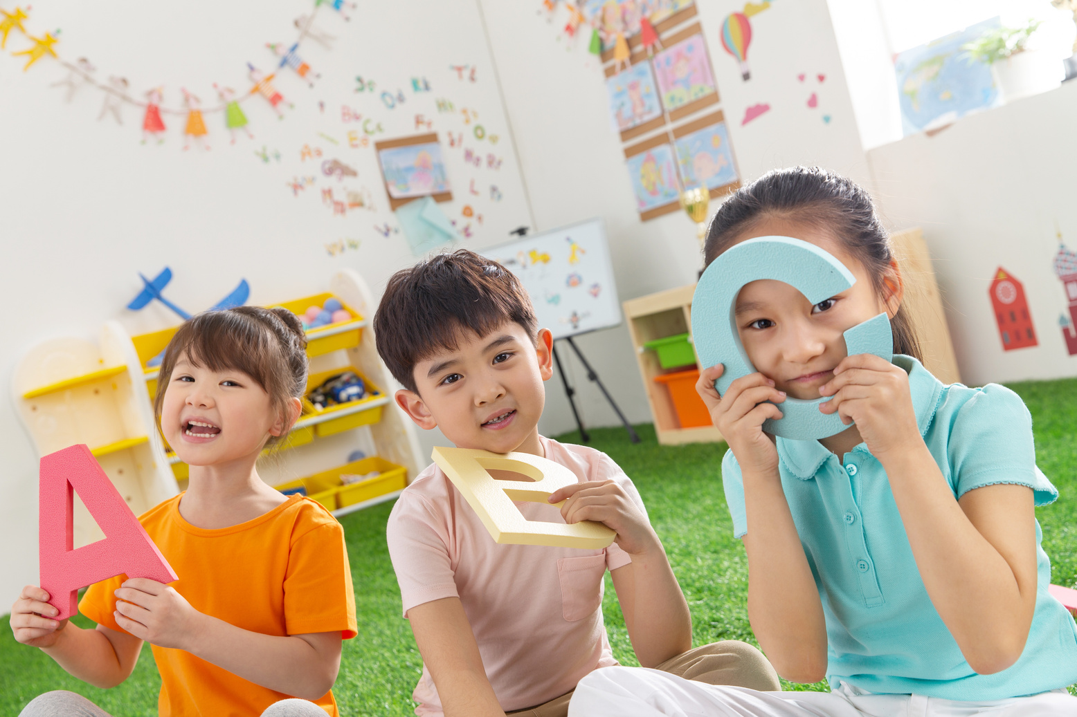 Kindergarten children in learning English